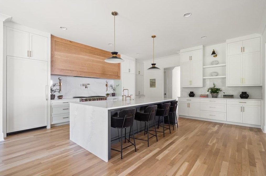 679 Moores Mill Rd, Atlanta GA  30327-0015 exterior