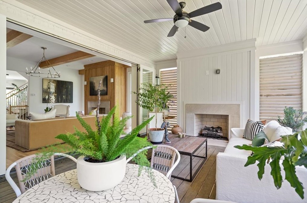 679 Moores Mill Rd, Atlanta GA  30327-0015 exterior