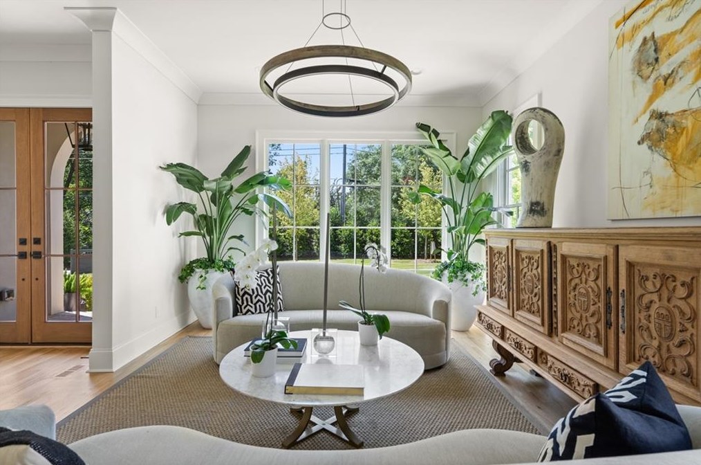 679 Moores Mill Rd, Atlanta GA  30327-0015 exterior