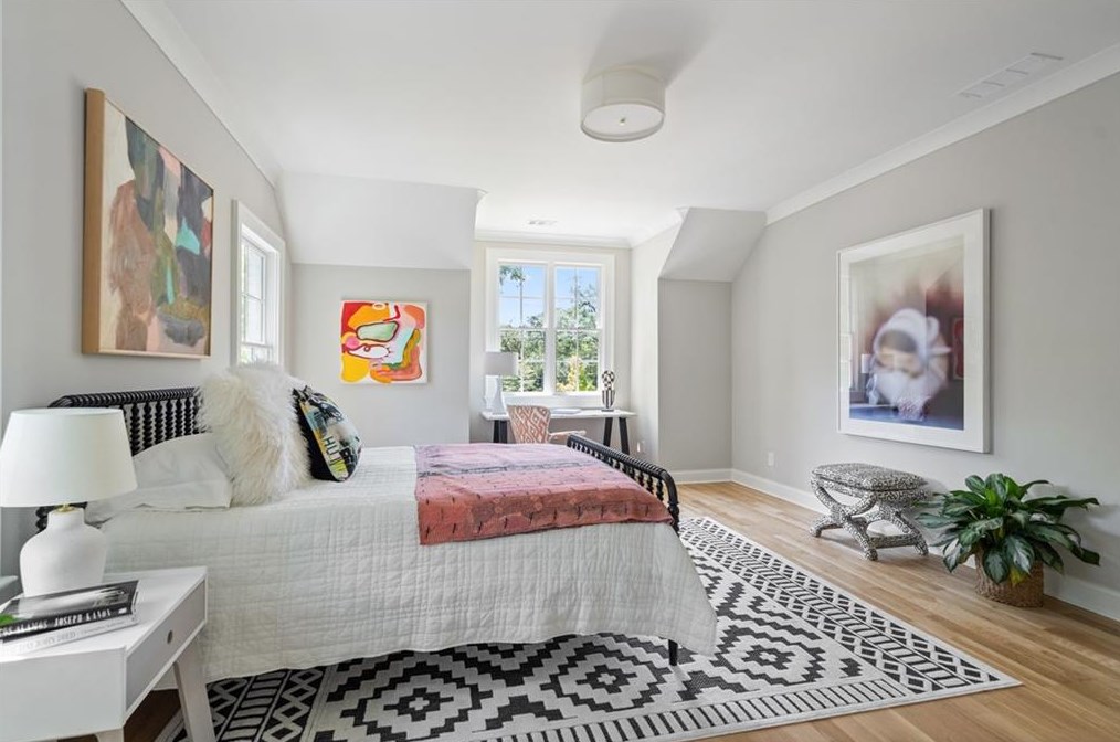 679 Moores Mill Rd, Atlanta GA  30327-0015 exterior