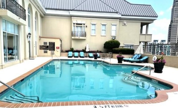 3334 Peachtree Rd, Atlanta GA  30326-6801 exterior