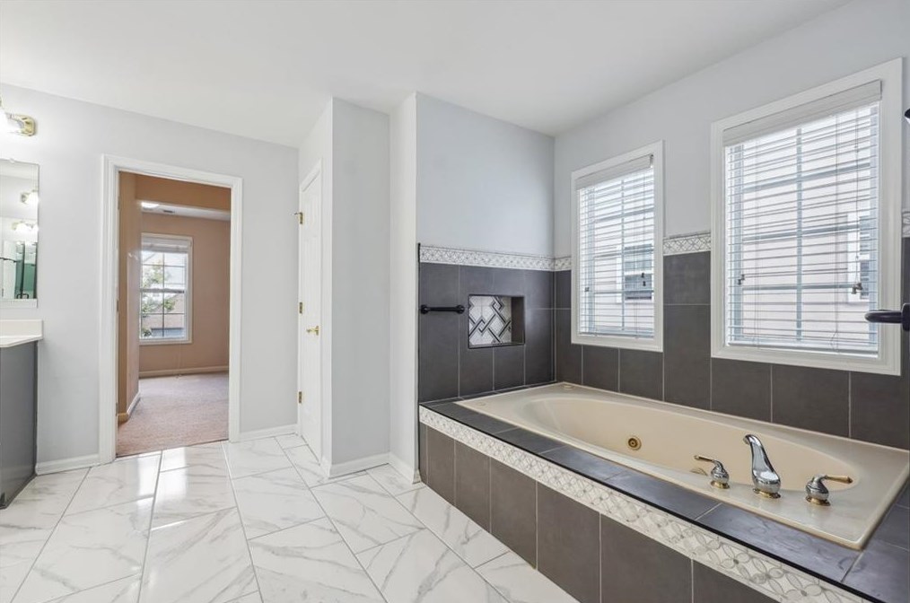 6204 Mimosa Cir, Tucker GA 30084-1945 exterior