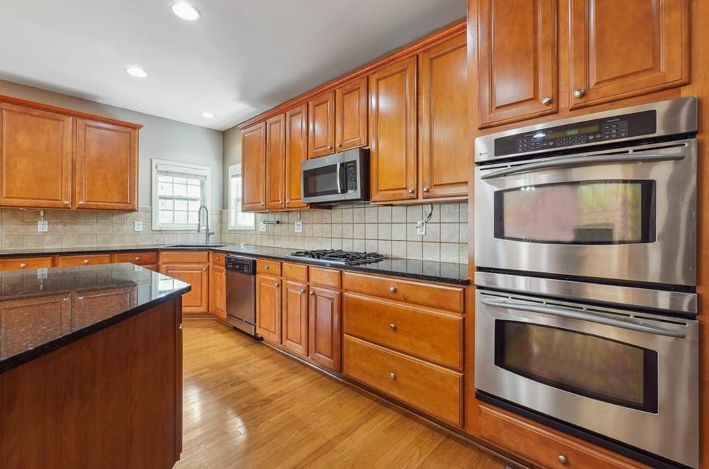 6204 Mimosa Cir, Tucker GA 30084-1945 exterior