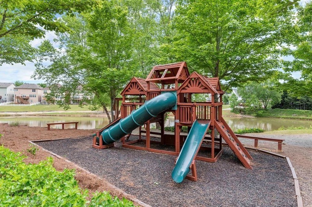 6204 Mimosa Cir, Tucker GA 30084-1945 exterior