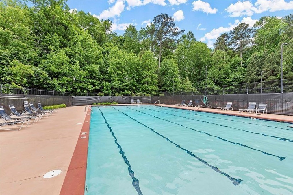 6204 Mimosa Cir, Tucker GA 30084-1945 exterior