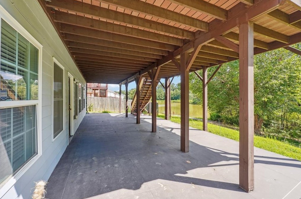 6204 Mimosa Cir, Tucker GA 30084-1945 exterior