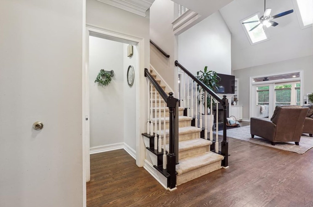 500 Fountain Oaks Way, Atlanta GA  30342-2576 exterior