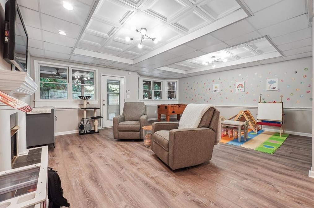 500 Fountain Oaks Way, Atlanta GA  30342-2576 exterior