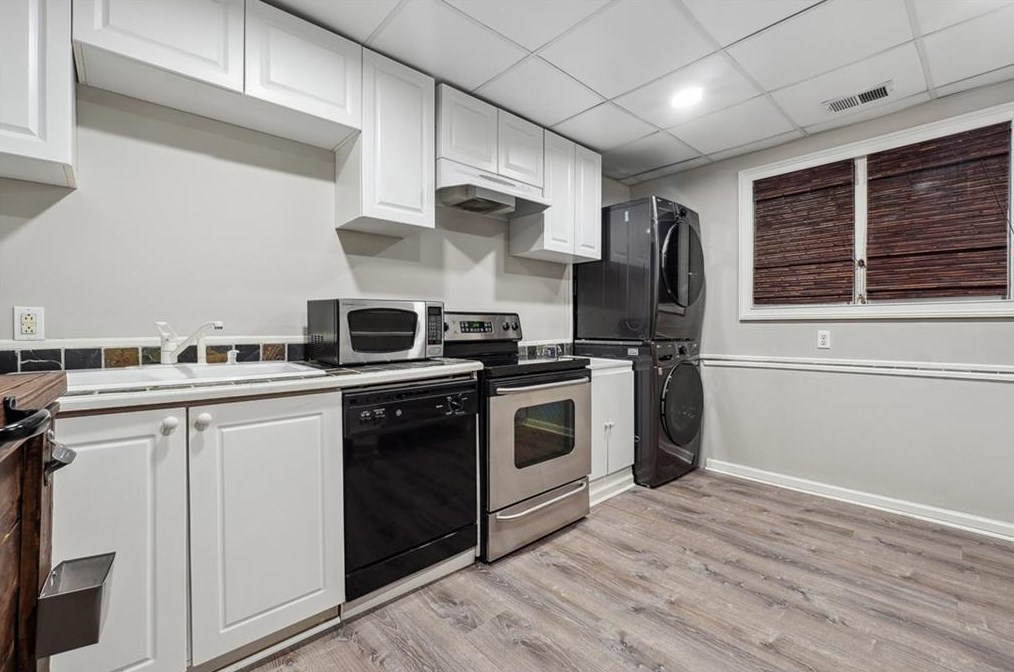 500 Fountain Oaks Way, Atlanta GA  30342-2576 exterior