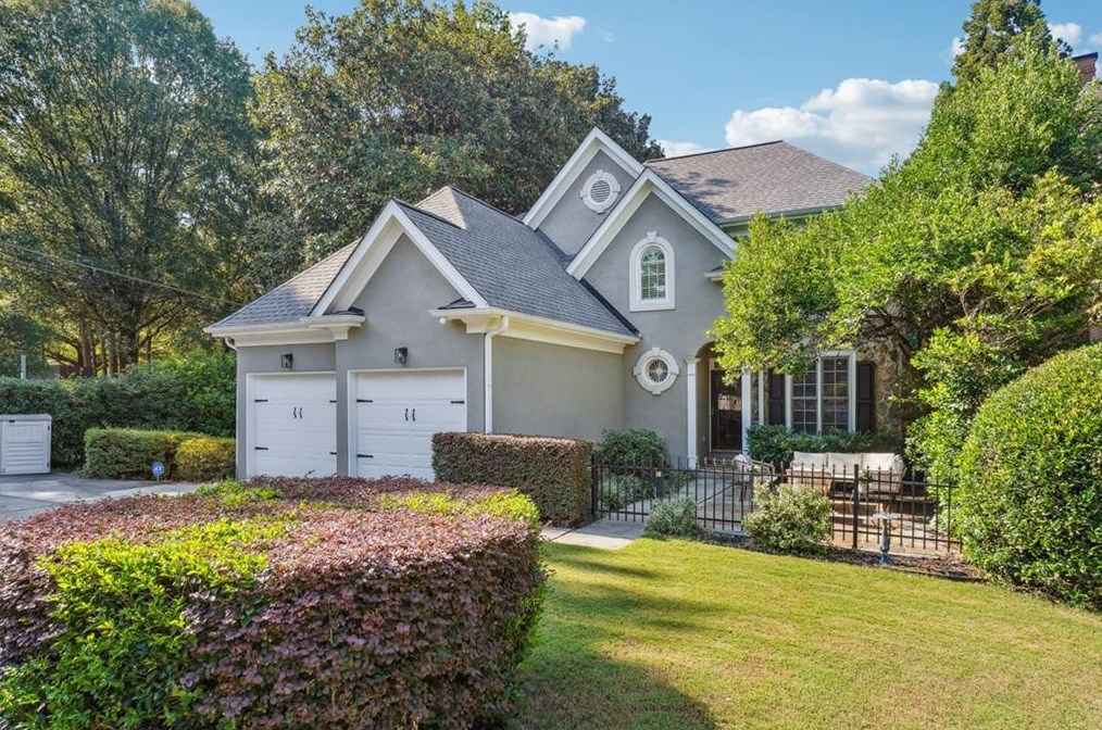 500 Fountain Oaks Way, Atlanta GA  30342-2576 exterior