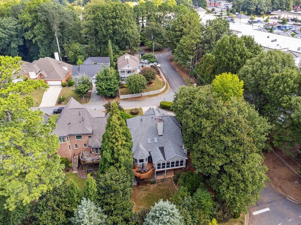500 Fountain Oaks Way, Atlanta GA  30342-2576 exterior