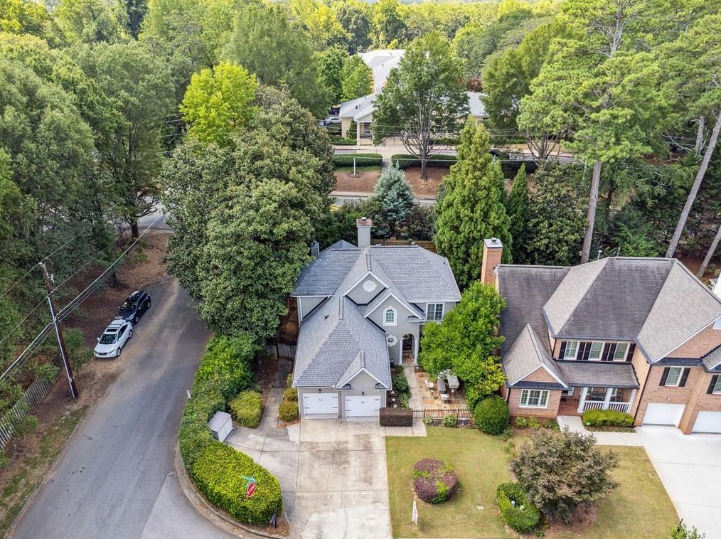 500 Fountain Oaks Way, Atlanta GA  30342-2576 exterior