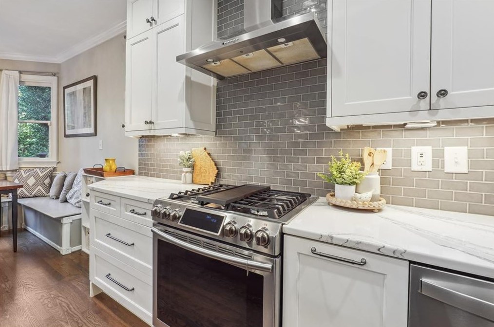 500 Fountain Oaks Way, Atlanta GA  30342-2576 exterior