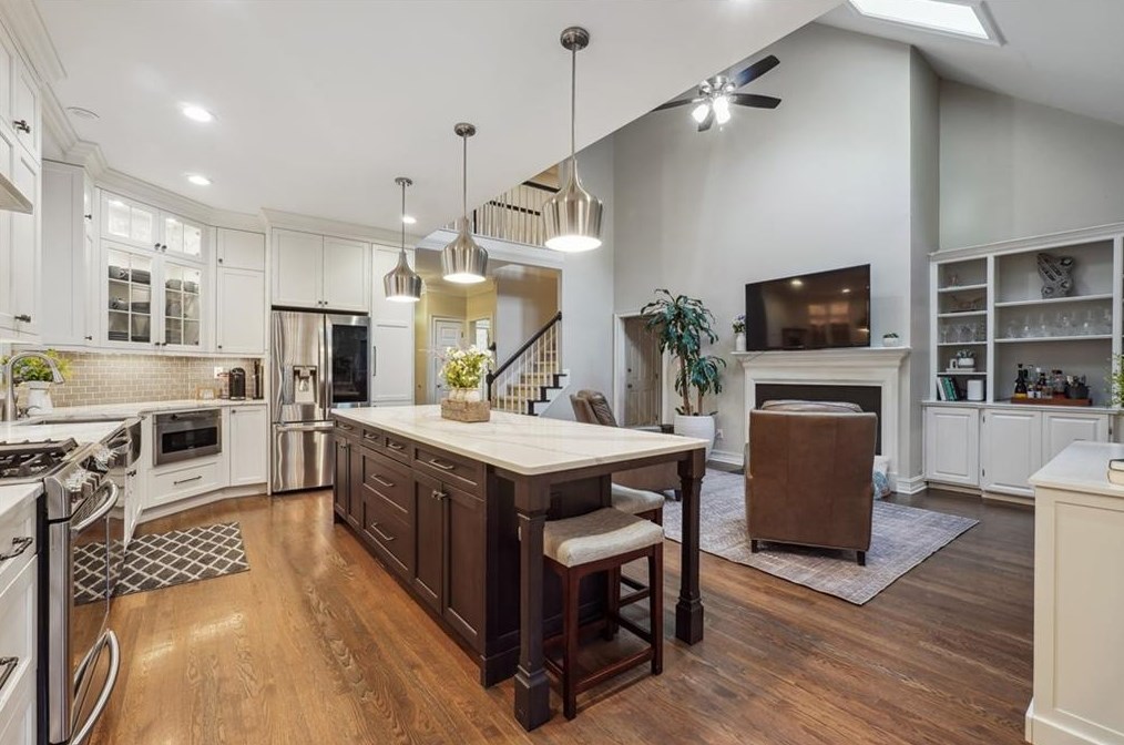 500 Fountain Oaks Way, Atlanta GA  30342-2576 exterior