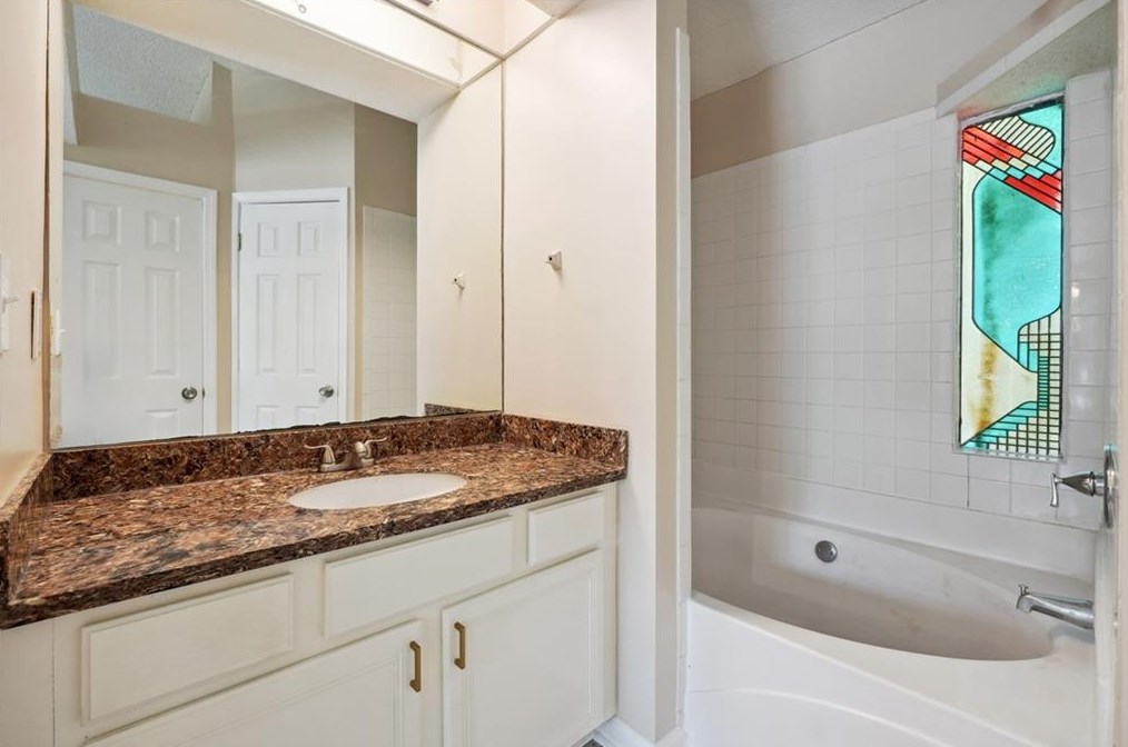 6223 Marbut Farms Ln, Lithonia GA 30058-8977 exterior