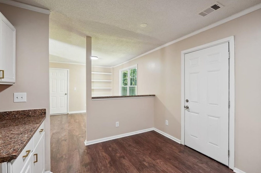 6223 Marbut Farms Ln, Lithonia GA 30058-8977 exterior