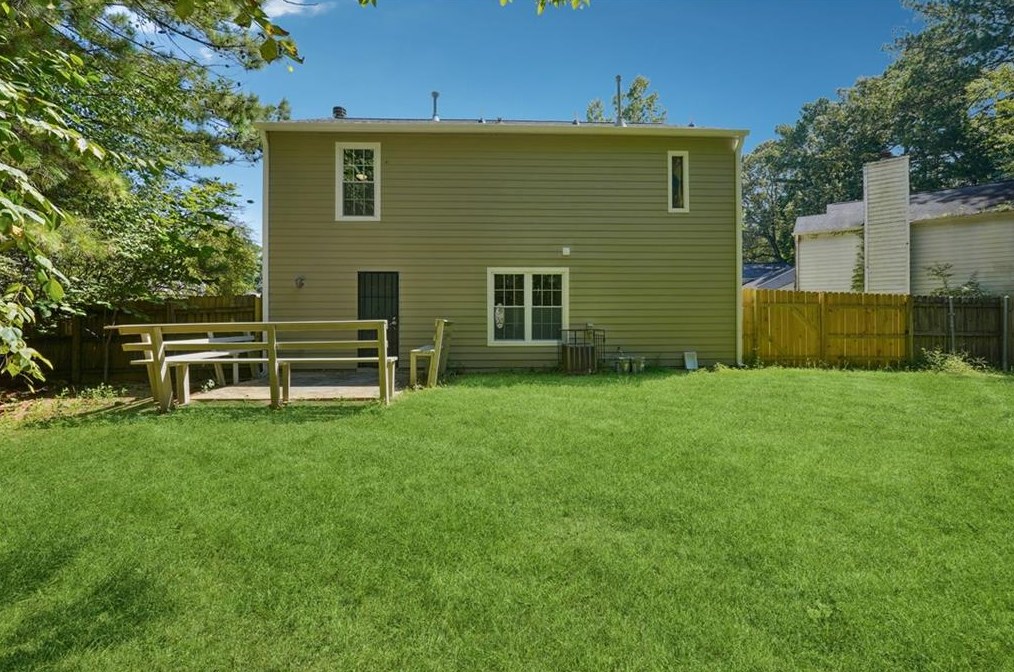 6223 Marbut Farms Ln, Lithonia GA 30058-8977 exterior