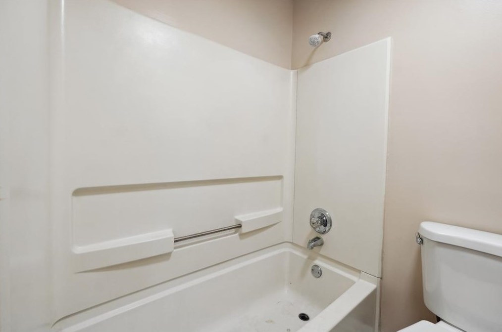 6223 Marbut Farms Ln, Lithonia GA 30058-8977 exterior