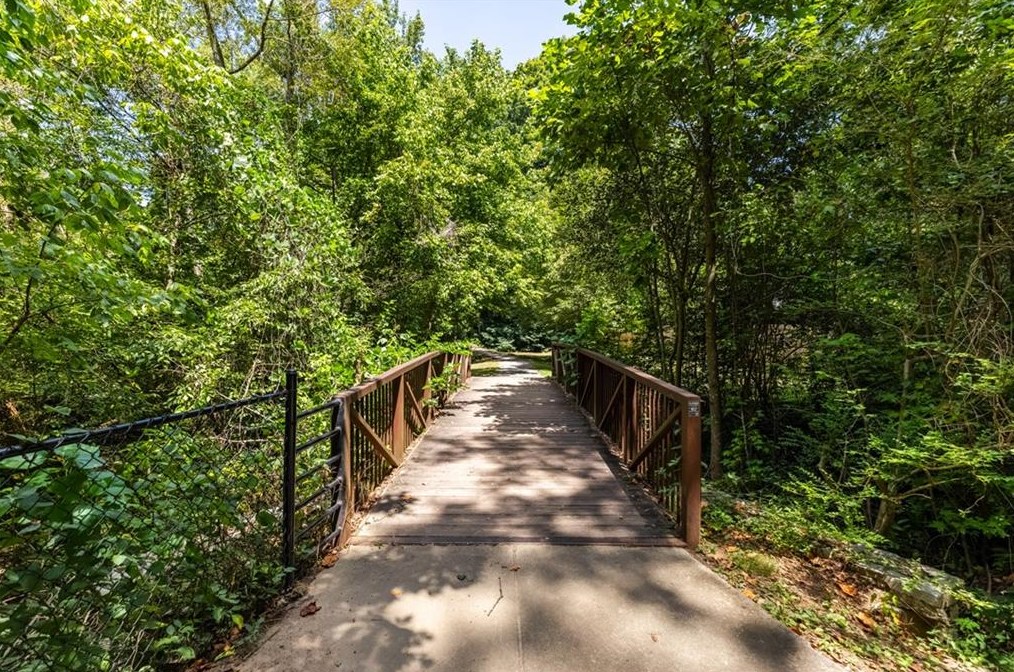 168 Pinecrest Ave, Decatur GA  30030-1933 exterior