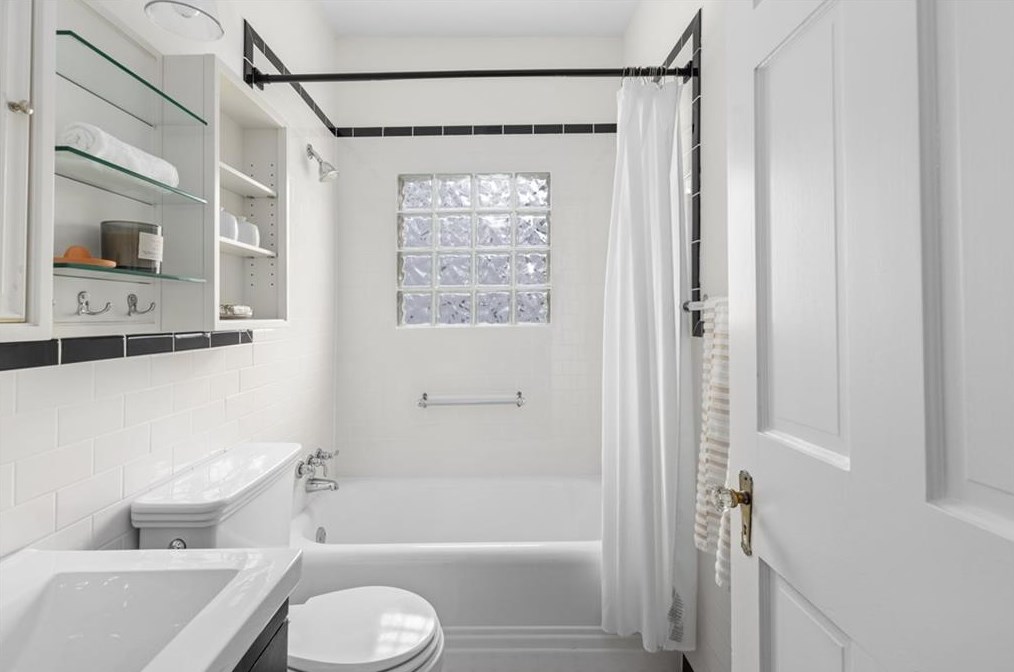 168 Pinecrest Ave, Decatur GA  30030-1933 exterior