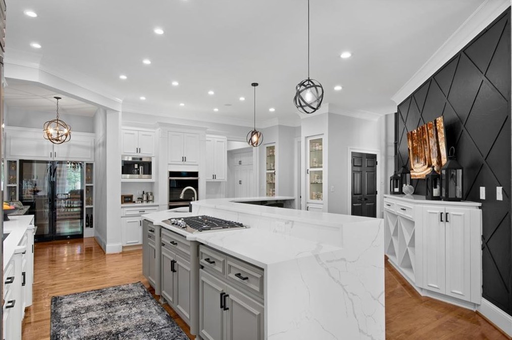3962 Wieuca Rd, Atlanta GA  30342-3850 exterior