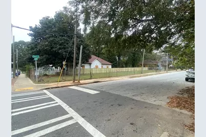 977 Metropolitan Parkway SW, Atlanta, GA 30310 - Photo 3