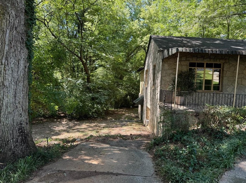 1401 Rupert Rd, Decatur GA  30030-4649 exterior