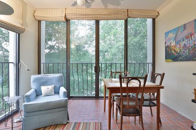 2769 Peachtree Rd, Atlanta GA  30305-2907 exterior