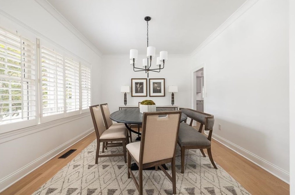 1664 Colebrook Cir, Decatur GA  30033-1425 exterior