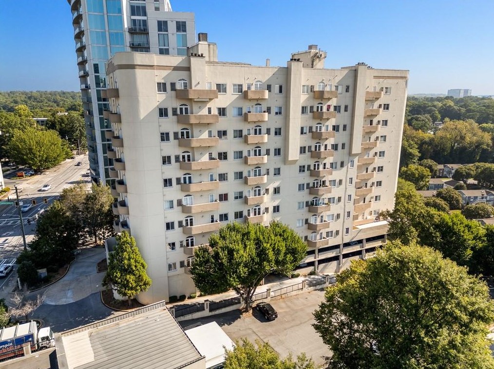 2161 Peachtree Rd, Atlanta GA  30309-1372 exterior