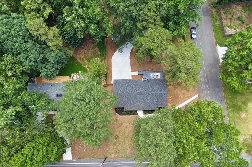 611 Hammond Dr, Atlanta GA  30328-5231 exterior