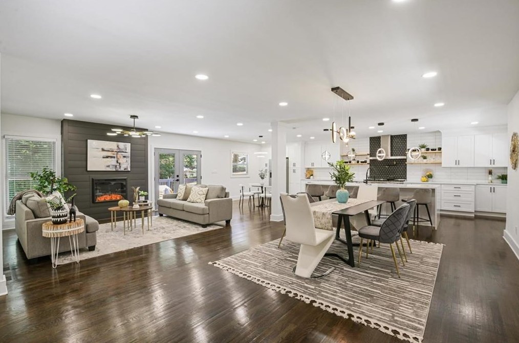 611 Hammond Dr, Atlanta GA  30328-5231 exterior