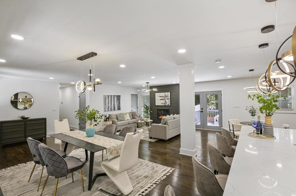611 Hammond Dr, Atlanta GA  30328-5231 exterior