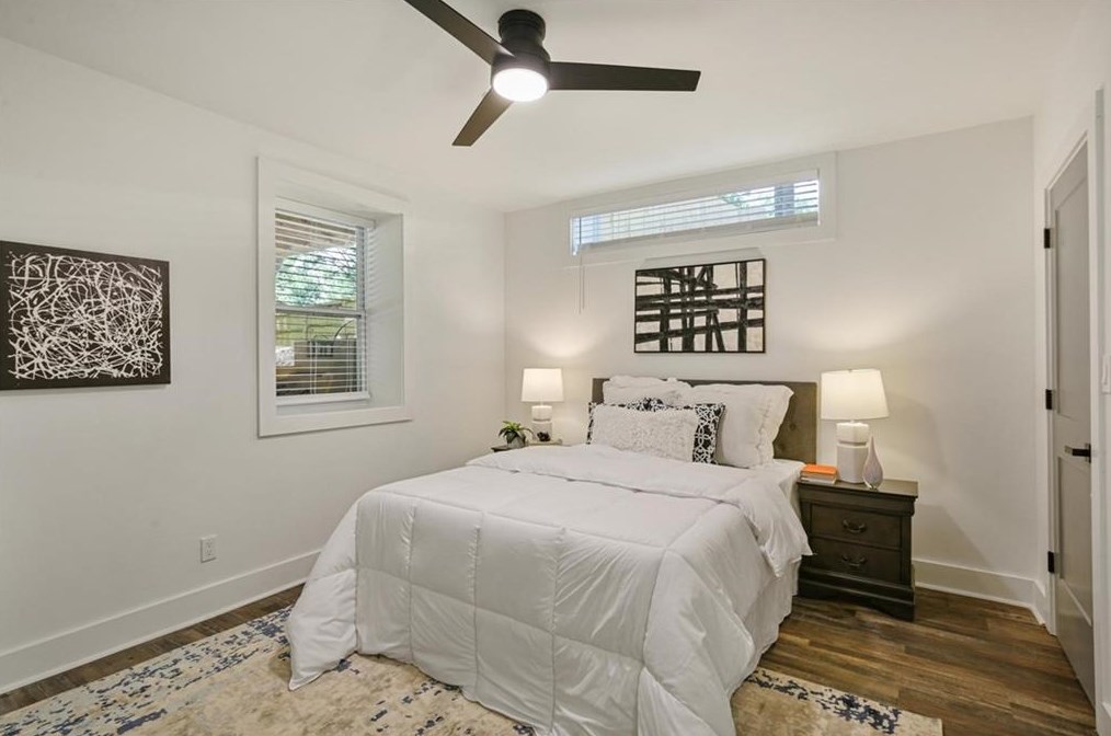 611 Hammond Dr, Atlanta GA  30328-5231 exterior