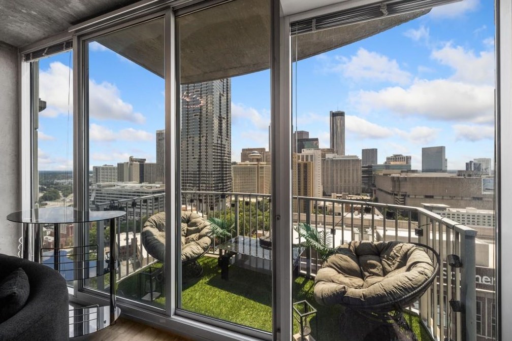 400 Peachtree St, Atlanta GA  30308-3505 exterior