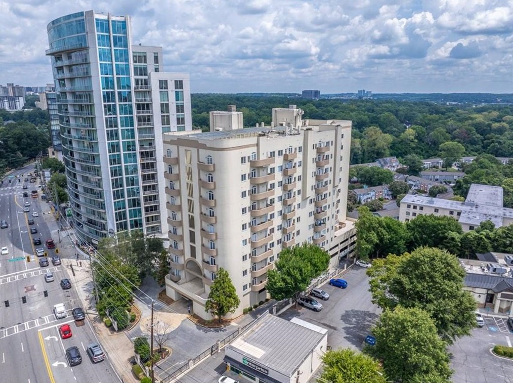 2161 Peachtree Rd, Atlanta GA  30309-1372 exterior