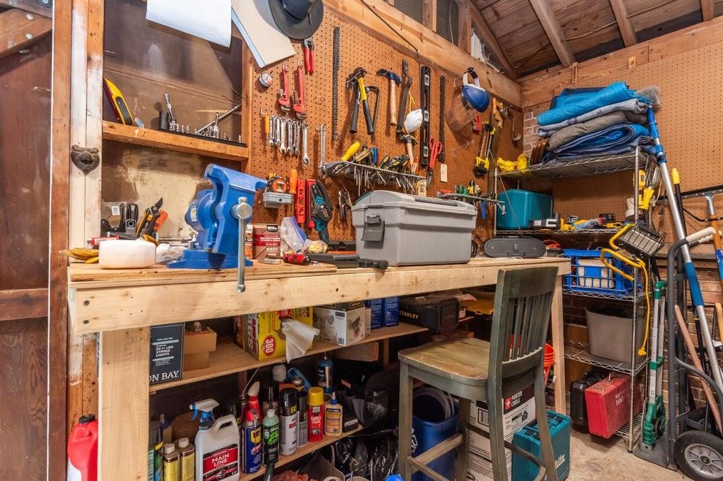 8326 Berkley Rdg, Atlanta GA  30350-3403 exterior