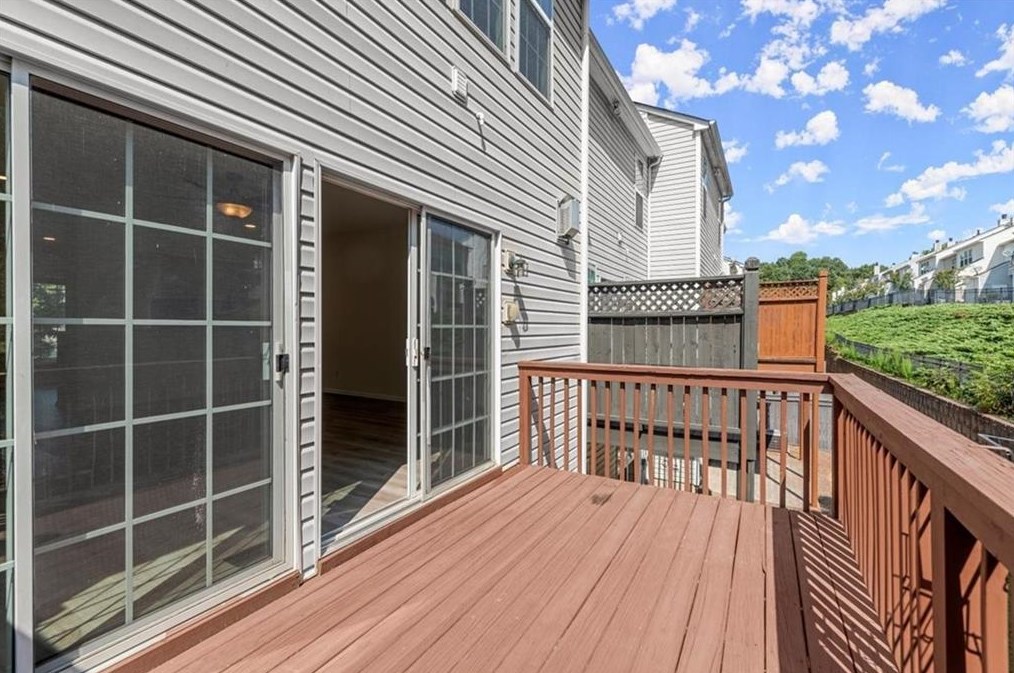 1304 Thornborough Dr, Alpharetta GA 30004-0522 exterior