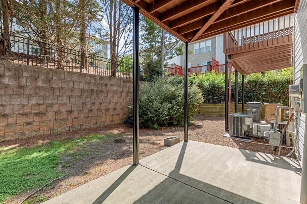 1304 Thornborough Dr, Alpharetta GA 30004-0522 exterior