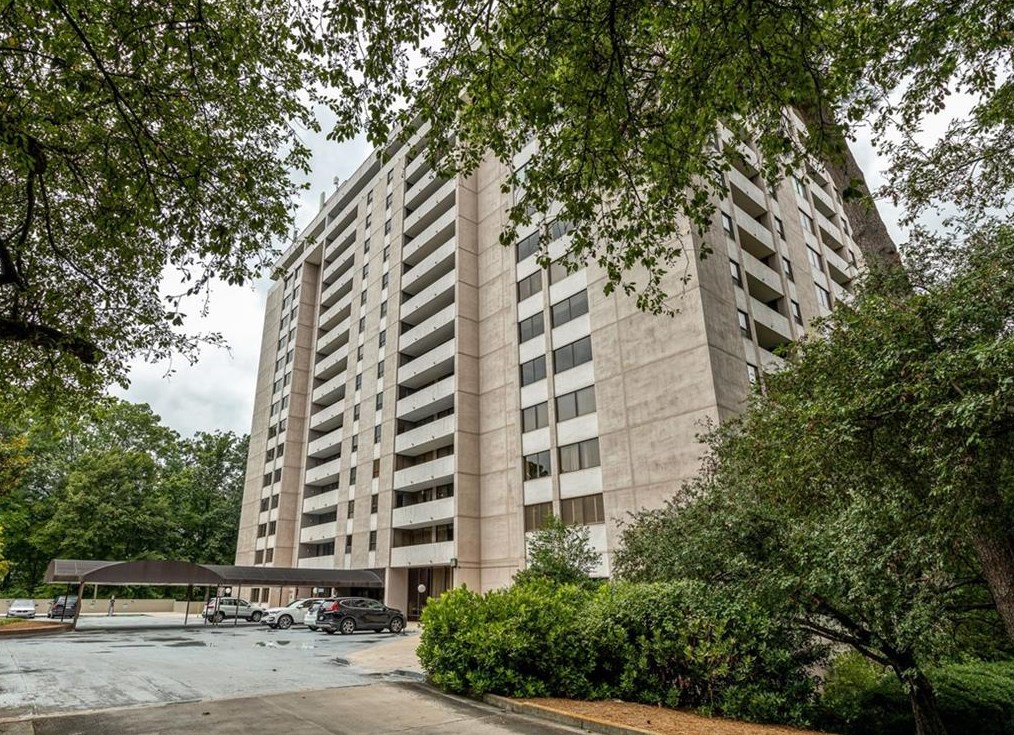 3530 Piedmont Rd, Atlanta GA  30305-1508 exterior