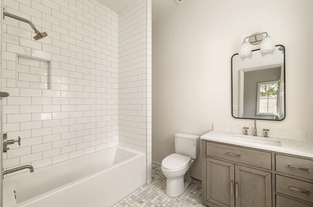 95 Montgomery Fry Dr, Atlanta GA 30309-2718 exterior