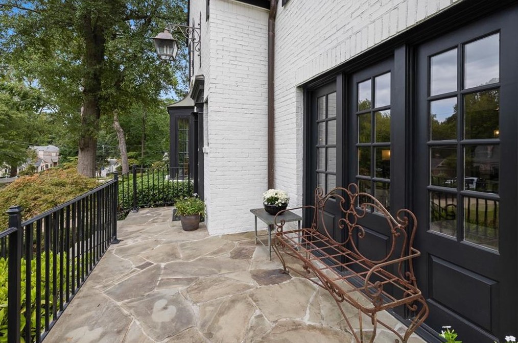 607 Paces Ferry Rd, Atlanta GA 30305-2714 exterior