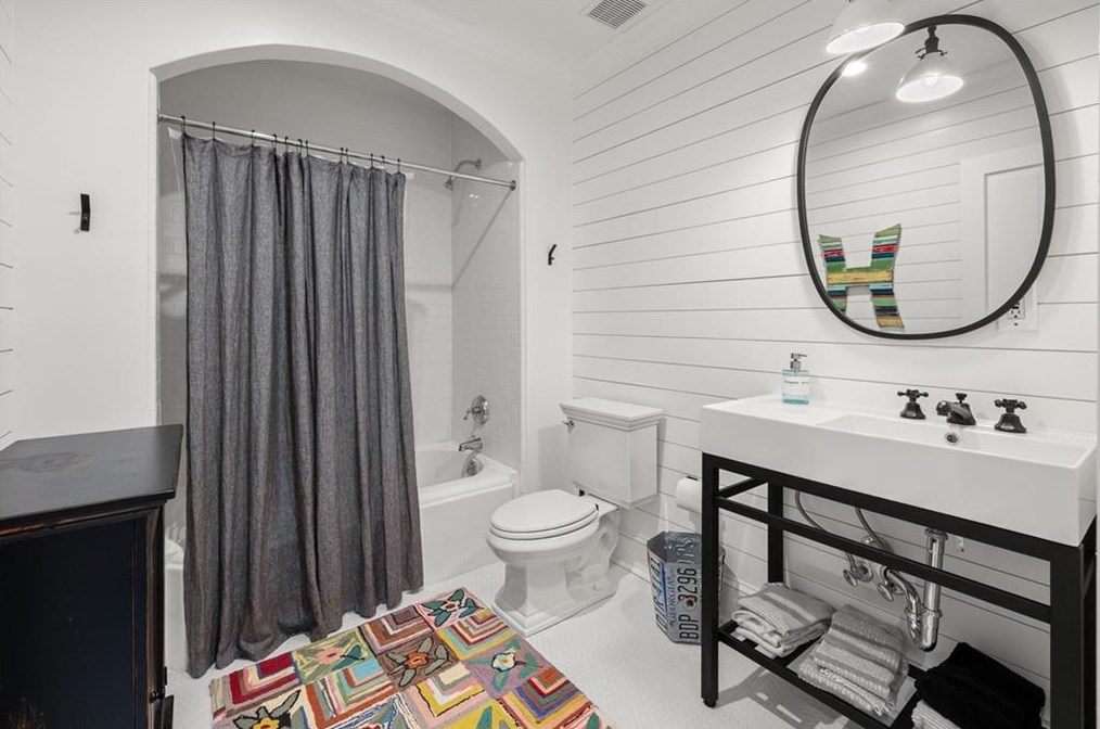 607 Paces Ferry Rd, Atlanta GA 30305-2714 exterior