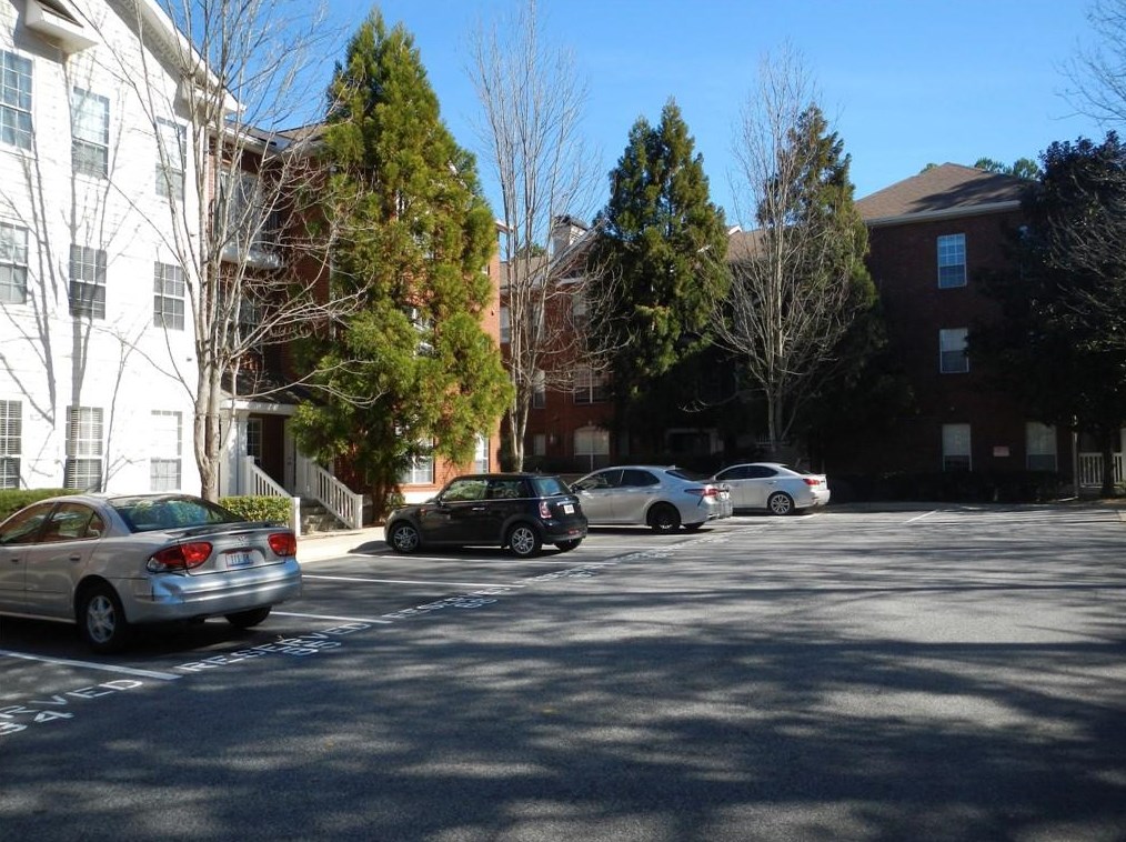 5641 Roswell Rd, Atlanta GA  30342-1209 exterior