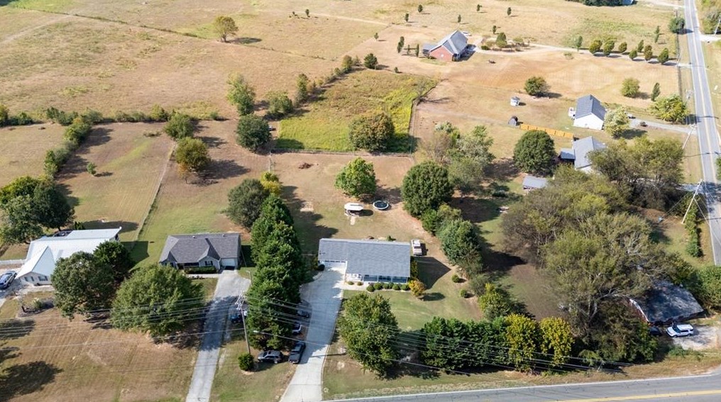 3102 Red Bud Rd, Calhoun GA 30701-9601 exterior