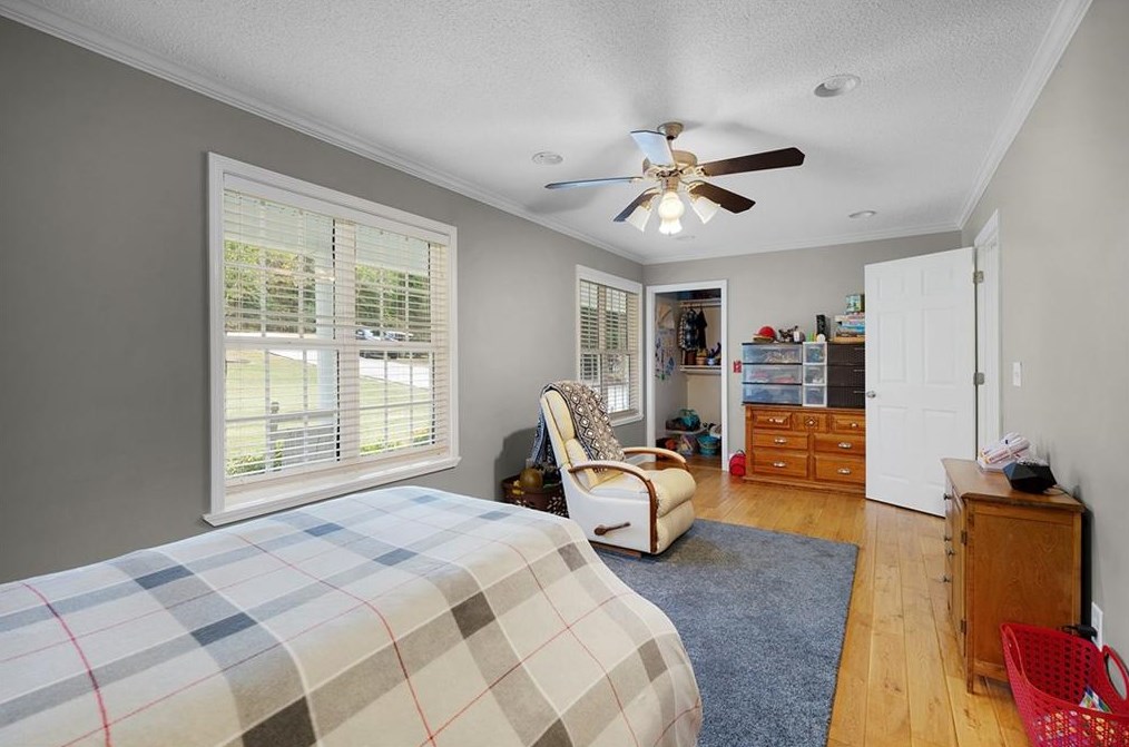 3102 Red Bud Rd, Calhoun GA 30701-9601 exterior