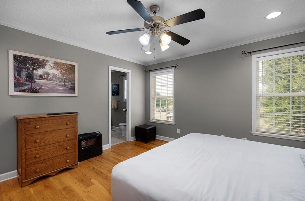 3102 Red Bud Rd, Calhoun GA 30701-9601 exterior