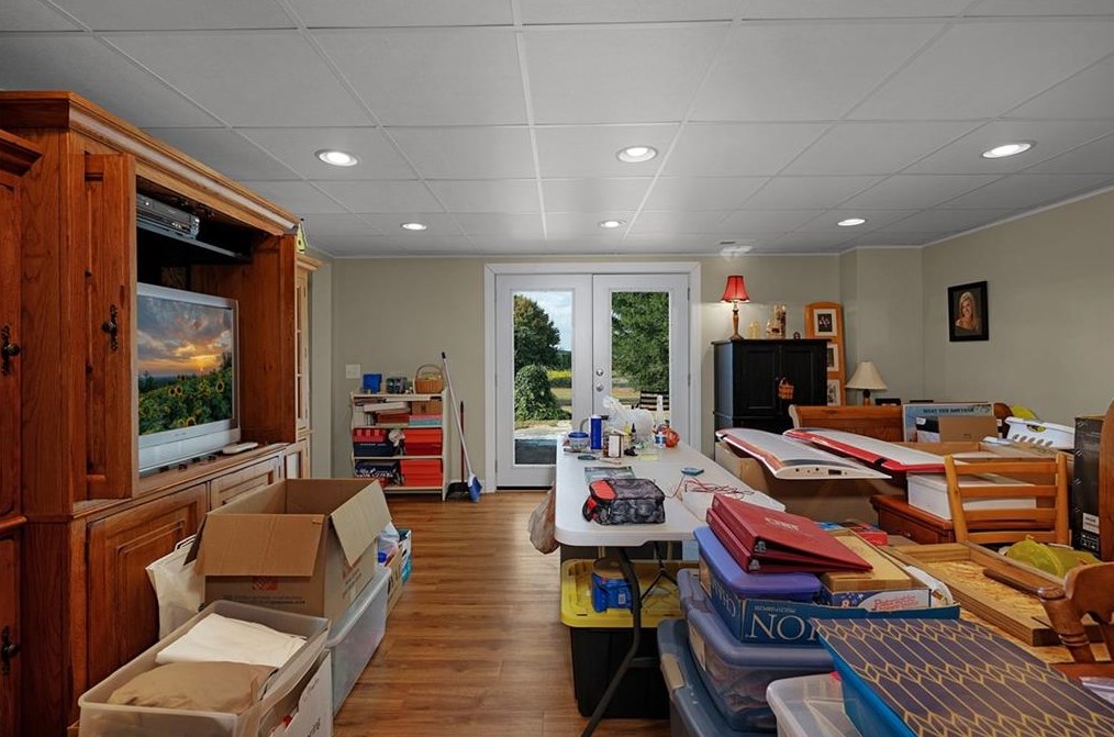 3102 Red Bud Rd, Calhoun GA 30701-9601 exterior