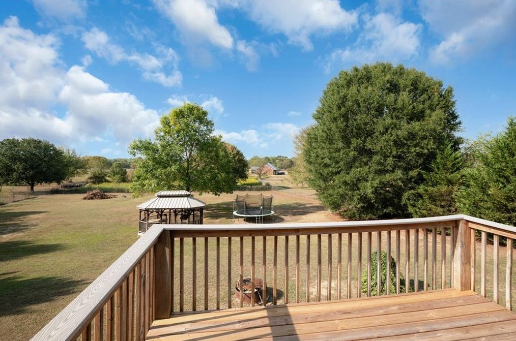 3102 Red Bud Rd, Calhoun GA 30701-9601 exterior