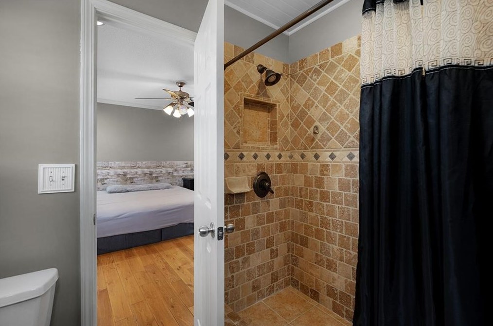 3102 Red Bud Rd, Calhoun GA 30701-9601 exterior